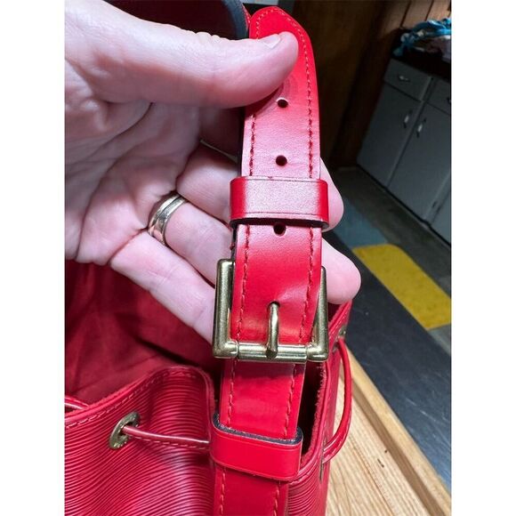 Louis Vuitton Petit Noe Red Epi Leather Vintage Shoulder Bag - Picture 11 of 15